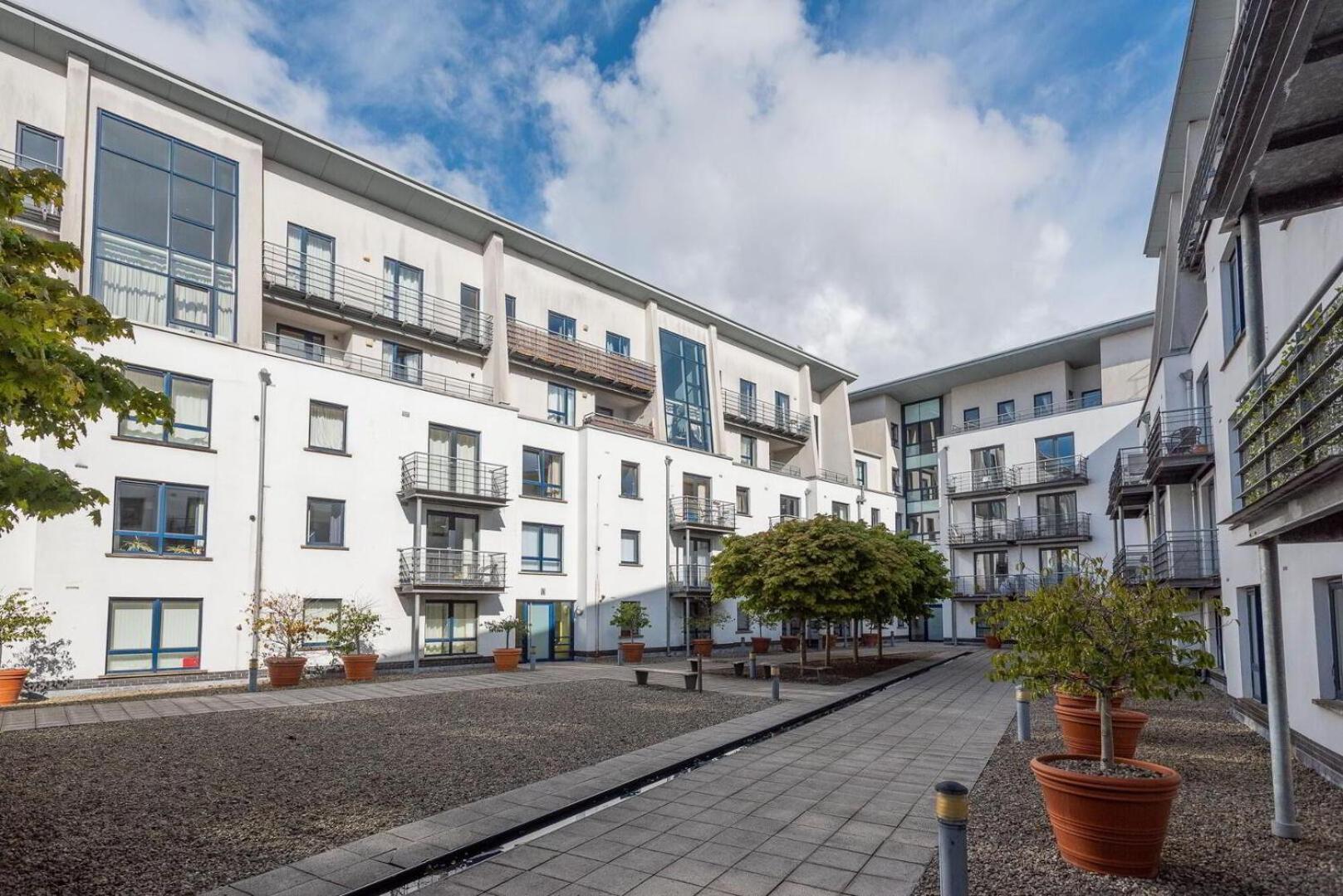 Whitehall Square Apartments- Queen'S Quarters Belfast Buitenkant foto